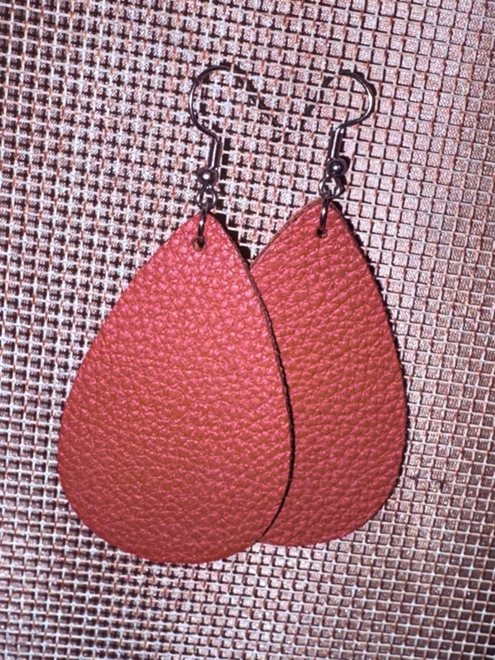 Classic Teardrop Women's Earrings in Rose